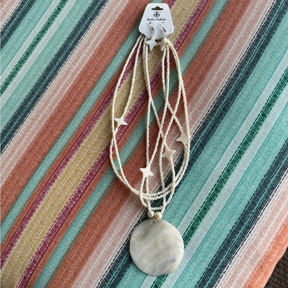 303-PTT New Mother Of Pearl Shell Pendant Necklace & Earrings White Beads Set - Picture 5 of 14